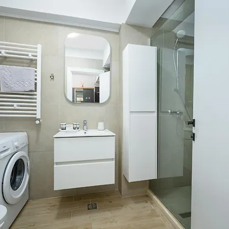 Regal Infinity Pool & Mamaia North *