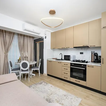 Regal Infinity Pool & Mamaia North Năvodari