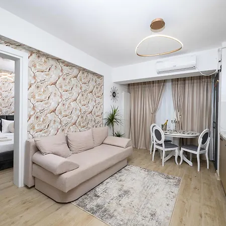 Apartment Regal Infinity Pool & Mamaia North *