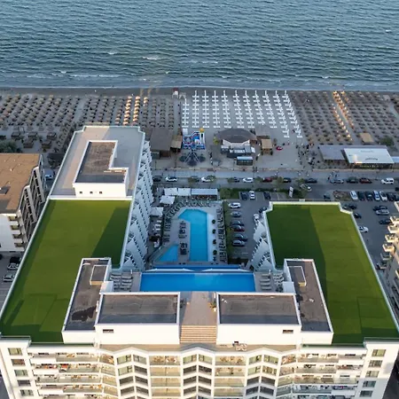 Regal Infinity Pool & Mamaia North Apartman